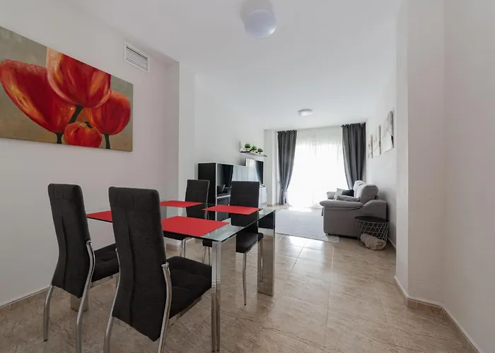 דירה Haven:2br+2bth+wf+pool *